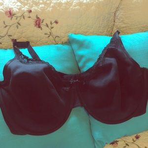 Black tee-shirt bra
